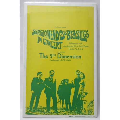 299 - The 5th Dimension Memorial Coliseum Sunday 31st October 1971 Concert Poster, Sergiomendes & Brasil 6... 