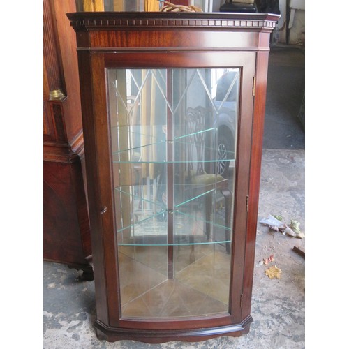 116 - 20th century mahogany single door glazed corner display cabinet. Approx. H 107cm x W 58cm x D 38cm