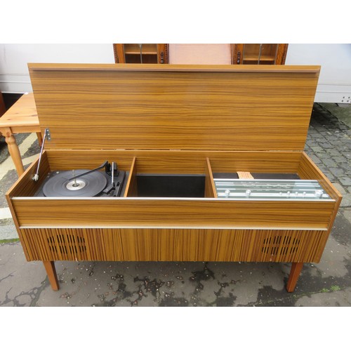 118 - Mid 20th century Marconiphone FM stereo radiogram, on raised supports, Model no. 4364. Approx. 57.5c... 
