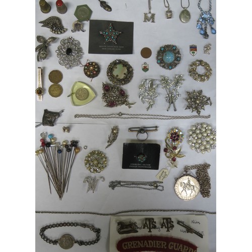 281 - Parcel of various Silver and Silver coloured jewellery, military badges, coinage etc