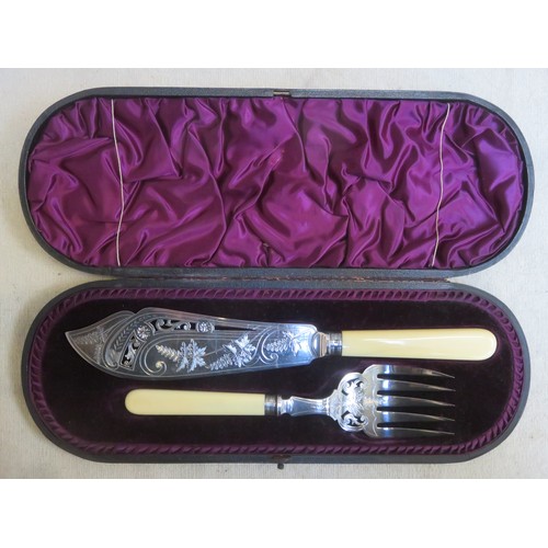 249 - Cased pair of William Hutton & Sons silver plated bone handled fish servers, with engraved foliate a... 