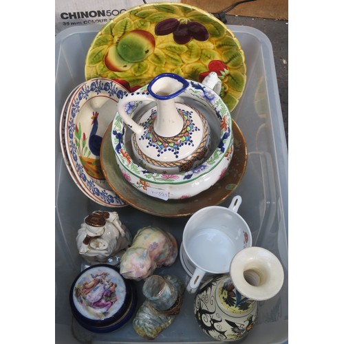 115 - Collection of various sundry ceramics including copeland spode chamberpot, studio pottery, figures Q... 