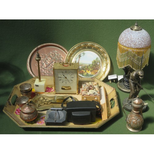 121 - Sundry lot including table lamp, golfing figure, brassware, mantle clock etc