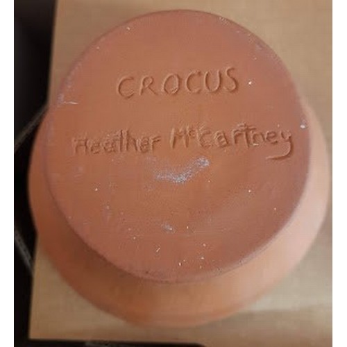 121 - Heather McCartney limited edition Crocus pot with original packing and certificate of authenticity