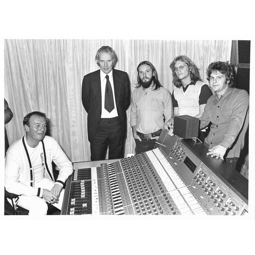 381 - A collection of twenty eight various photographs, many featuring Geoff Emerick and including three w... 