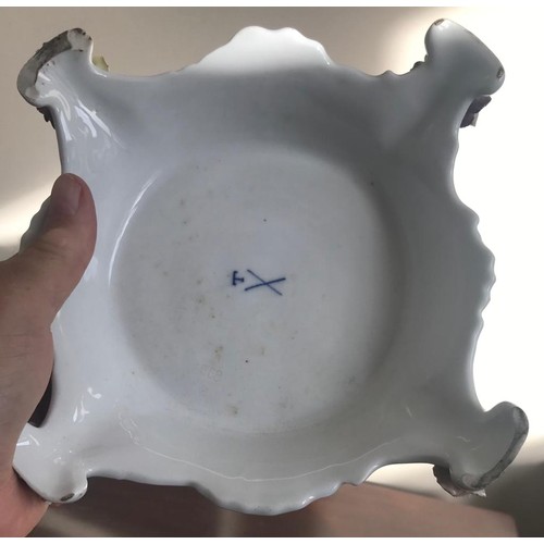 185 - IMPRESSIVE CONTINENTAL CERAMIC URN-FORM VASE AND COVER UPON A SEPARATE RAISED STAND, APPROXIMATELY 5... 