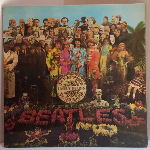 27 - The Beatles Sgt Pepper Lonely Hearts Club Band Album Black & Yellow Parlophone PMC7027 Wide Spine va... 