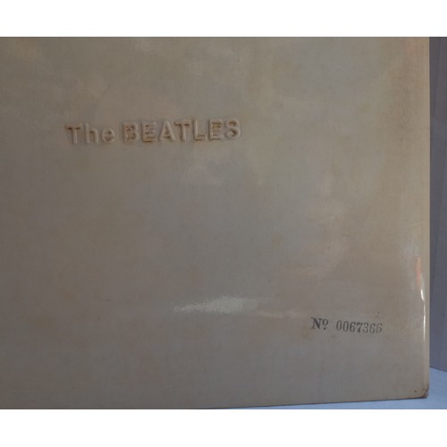 28 - The Beatles White Album Mono UK Top Opening sleeve PMC7067-8 serial number No0067366