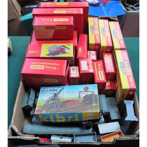 298 - Quantity of boxed 1970's/1980's mostly Triang Hornby accesories