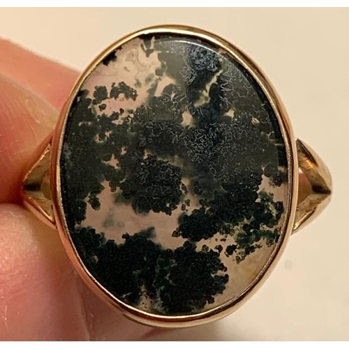 2 - 9ct GOLD RING SET WITH LARGE MOSS AGATE, SIZE T, TOTAL WEIGHT APPROX 7.5g