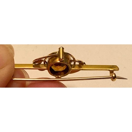 4 - 9ct GOLD BROOCH SET WITH APPROX 3ct CITRINE AND TWO SMALL PEARLS, TOTAL WEIGHT APPROX 2.8g