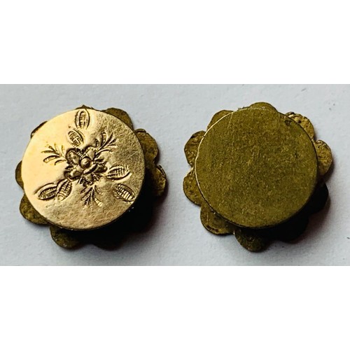 68 - THREE GOLD COLOURED DRESS BUTTONS WITH AMETHYST, THREE GOLD COLOURED HEXAHEDRON DRESS BUTTONS, TWO G... 