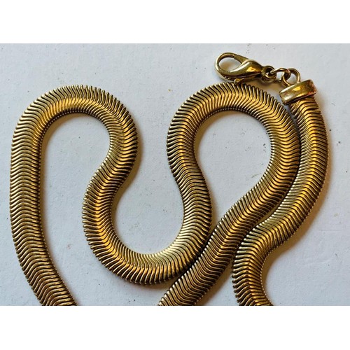 130 - 9ct GOLD NECKLACE SET WITH A SNAKE SHAPE, APPROX 42cm LONG AND TOTAL WEIGHT APPROX 22.96g