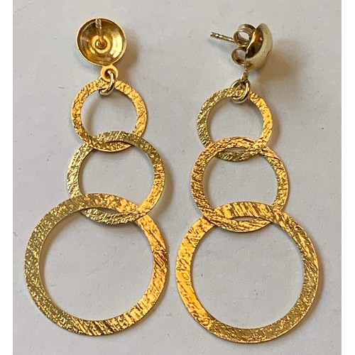 139 - GOLD COLOURED PAIR OF TRIPLE LOOP EARRINGS, TOTAL WEIGHT 2.6g