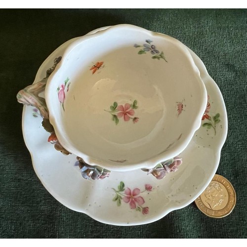 19 - MEISSEN CABINET CUP AND SAUCER. CUP APPROX. 6CM DIAMETER, SAUCER APPROX. 12CM DIAMETER