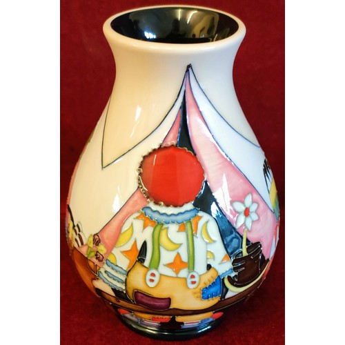 289 - MOORCROFT LIMITED EDITION GLAZED CERAMIC VASE, CLOWNS COLLECTORS CLUB, DESIGNED BY PAUL HILDITCH, NO... 