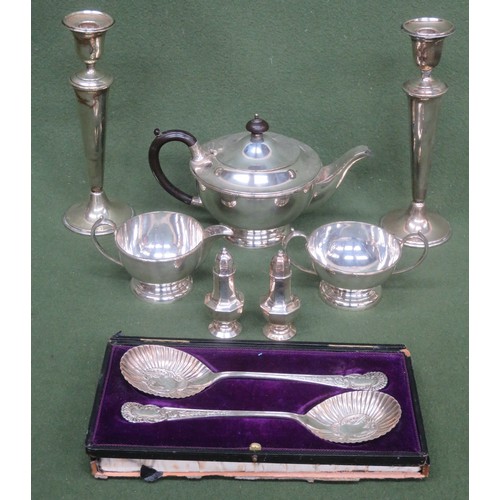 221 - Mixed lot of silver plated ware Inc. Walker & Hall 3 piece tea set, cased pair of spoons, etc