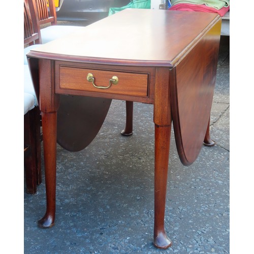 19 - 18th/19th century mahogany drop leaf dining table, fitted with a drawer to either end, plus six carv... 