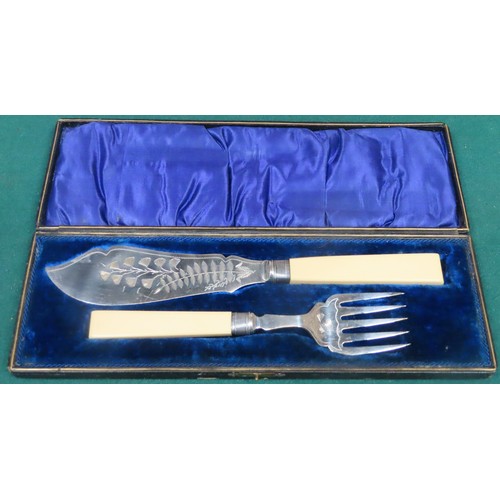 298 - Cased hallmarked silver banded fish servers