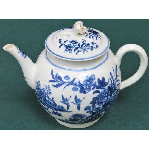 124 - 18th century Royal Worcester blue and white glazed ceramic teapot with cover. Approx. 15cms H