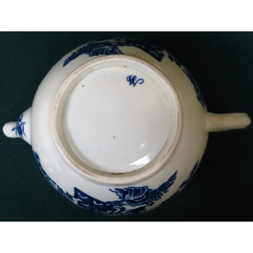 124 - 18th century Royal Worcester blue and white glazed ceramic teapot with cover. Approx. 15cms H