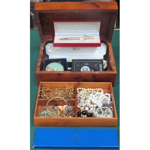 248 - 20th century wooden storage box containing various costume jewellery, Eddie Stobart pocket watch, Sh... 