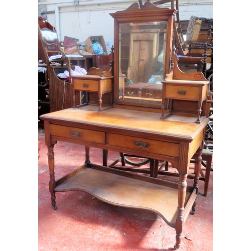 59 - Early 20th century oak mirror back dressing table. Approx. 164cms H x 104cms W x 58cms D