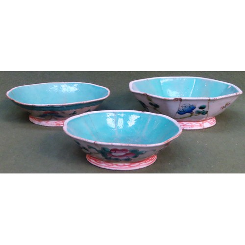 164 - Three similar 19th century Oriental glazed ceramic bowls with enamelled decoration. Largest Approx. ... 