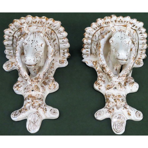 17 - RTV - Pair of pretty 19th century gilded and glazed ceramic horse head form wall mounting brackets. ... 