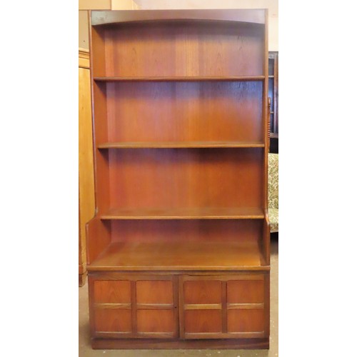 195 - G Plan style mid 20th century teak open wall unit with cupboard doors below. Approx. 193cm H x 102cm... 