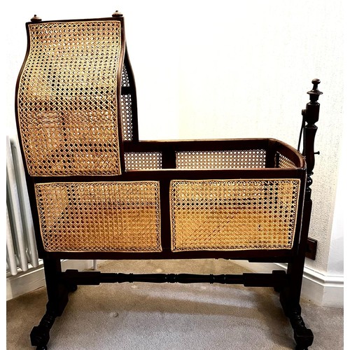 40 - EDWARDIAN BABY'S CRIB WITH BERGERE PANELS. APPROX 104cm L x 97cm H, AND CRIB BASKET BASE TO CANOPY T... 