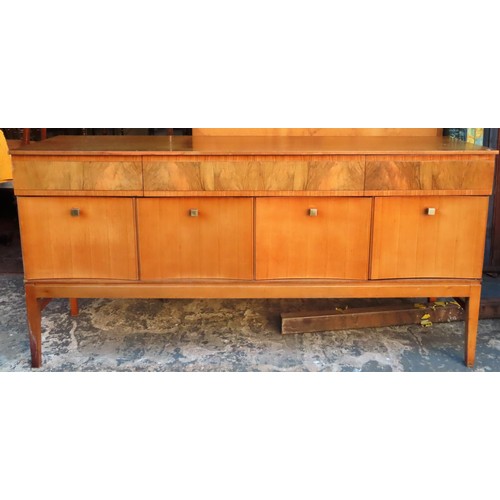 71 - Beautality mid 20th century Teak sideboard. 80 x 160.5 x 46cm D