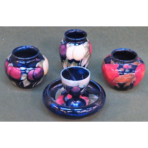 99 - Five various small pieces of Moorcroft