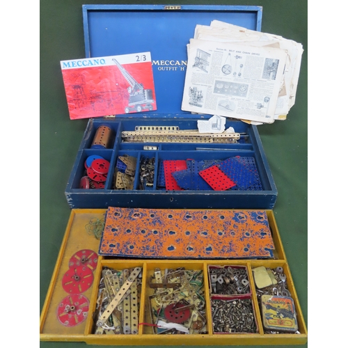 256 - Meccano Outfit H painted wooden storage box, containing 1930's and other Meccano parts and accessori... 