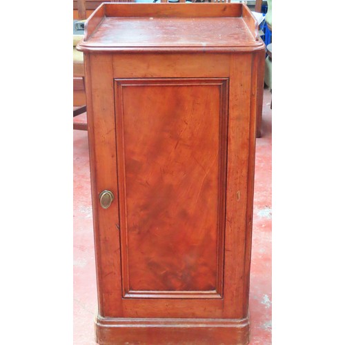 117 - Victorian mahogany single door pot cupboard. App. 79cm H x 41cm W x 41cm D