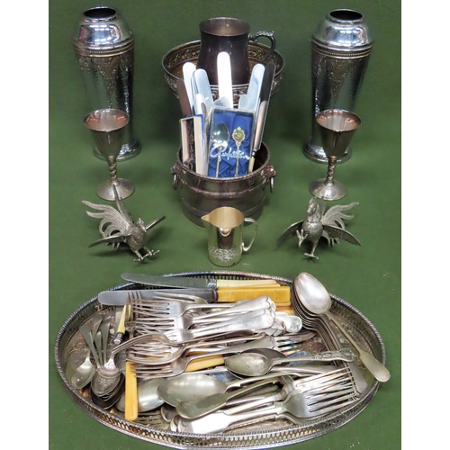 130 - Parcel of silver plated ware including Viners ice bucket, silver banded and other uncased flatware e... 