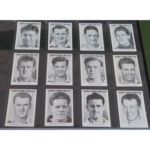 139 - Five full sets of News Chronicle cards including Football players from Everton FC, Blackburn Rovers,... 