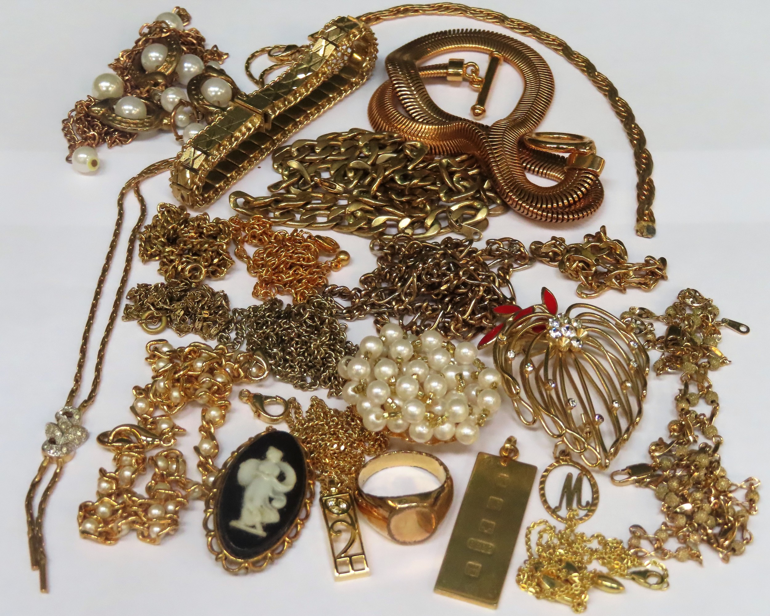 Parcel of various gold coloured costume jewellery