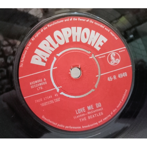 45 - The Beatles Love Me Do-PS I Love You 45-R 4949 Red Label Label Parlophone 7” single.