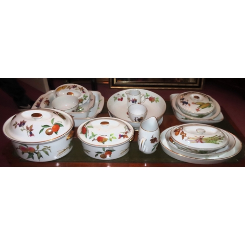 110 - Quantity of Royal Worcester Evesham china