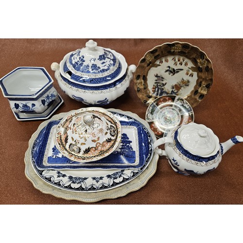 33 - Blue and white china, Oriental pot and stand, ashette, Crown Derby tureen etc