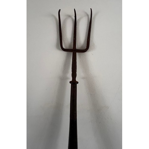 92 - RTV- ANGLO/INDIAN SAFARI ROASTING FORK ANTELOPE HORN SHAFT