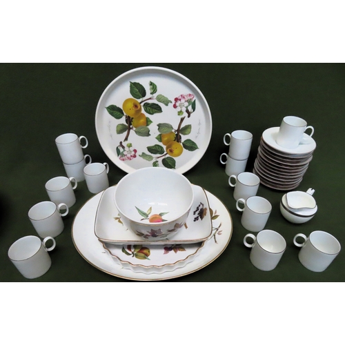 97 - Sundry ceramics Inc. Portmeirion Pomona stemmed stand, Royal Worcester Evesham, etc