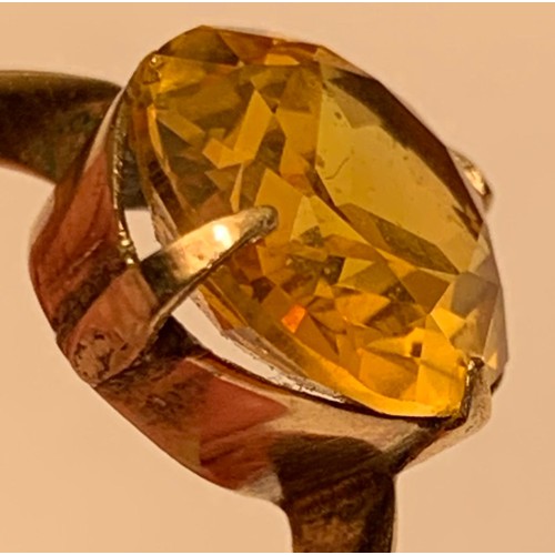 130 - UNMARKED GOLD COLOURED RING MOUNTED WITH APPROX 3ct YELLOW SAPPHIRE COLOURED STONE, TOTAL WEIGHT APP... 