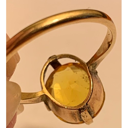 130 - UNMARKED GOLD COLOURED RING MOUNTED WITH APPROX 3ct YELLOW SAPPHIRE COLOURED STONE, TOTAL WEIGHT APP... 