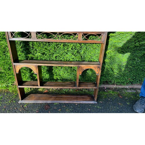 134 - PRETTY ANTIQUE OAK SHELVES, APPROX 168cm WIDE, 94cm HIGH AND 20cm DEPTH