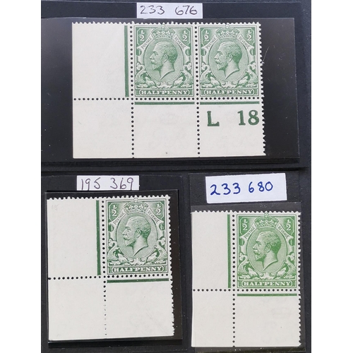 535 - 1912-24 ½d blue green corner control pair  ½d deep blue (Myrtle) green corner single  and ½d deep co... 