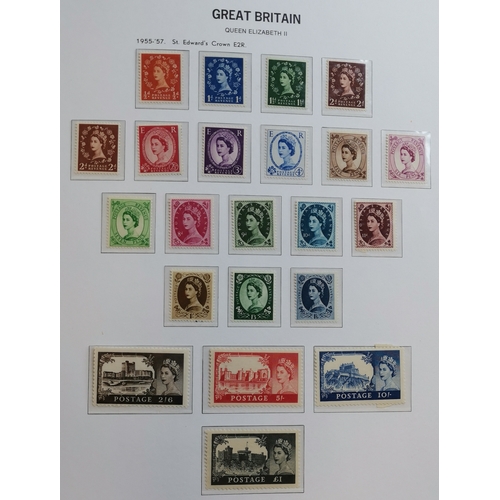 370 - 1887-1970 UM collection in boxed Davo hingeless album  incl. 1887-1900 to 1/-  the 3 KGV defin sets ... 