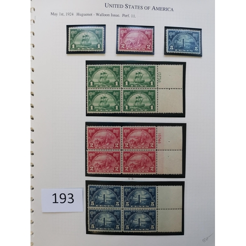 193 - UNITED STATES OF AMERICA.  1922-1944 M or UM clean collection on leaves incl. 1923 Air set with extr... 