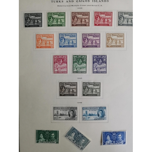 554 - TURKS AND CAICOS IS.  1900-1935 M duplicated collection with 1900-04 to 2/- (1)  and 3/- (2)  1909-1... 